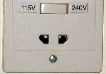 UK Shaver Socket